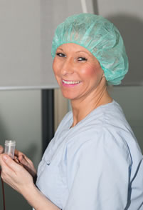 Schwester Diana, ausgebildete Krankenschwester Schwester Diana